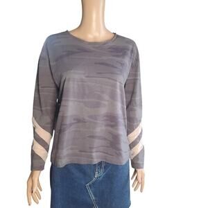 Lisa Todd Size M Gray Camo Pink Mesh Long Sleeve Cotton Tee